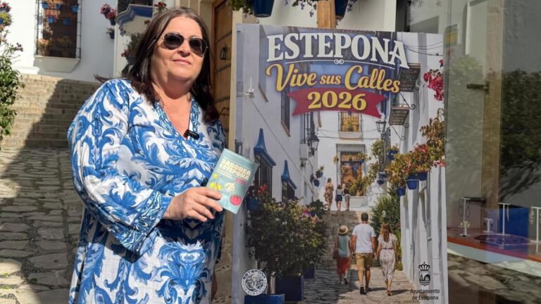 Estepona showcases its vibrant streets with a special concert by Chenoa