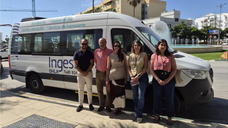 Estepona City Council introduces new session of supported swimming program for individuals with limited mobility and disabilities