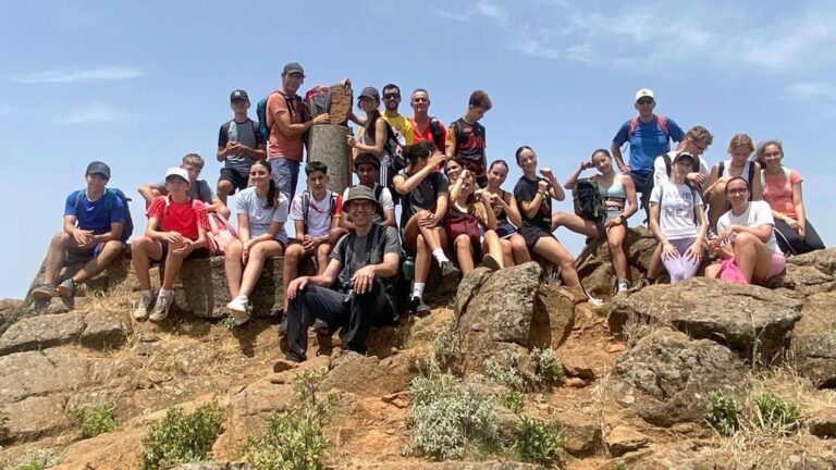 Wrapping up the 2025–26 School Hiking Program with a Guided Hike in Sierra Bermeja for Students