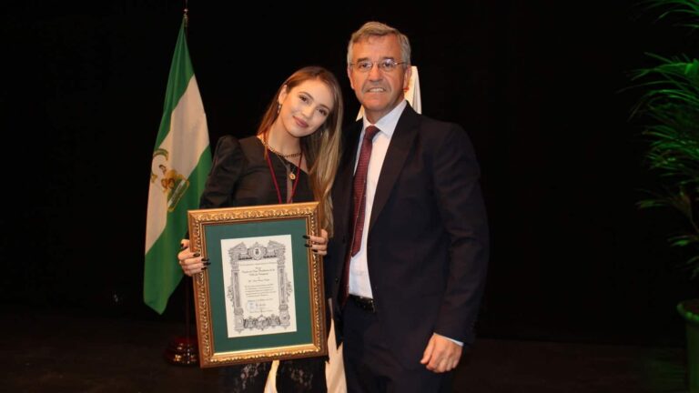 Estepona’s City Council Unanimously Approves Naming a Public Space after the Renowned Artist Ana Mena