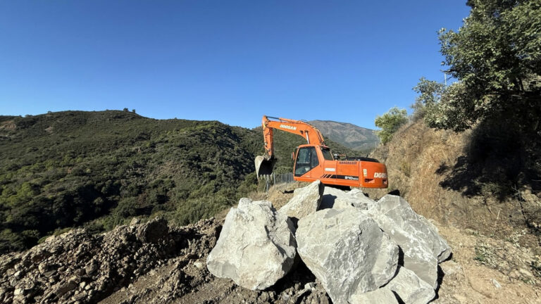 86415113cde75653129b3551159f75ff