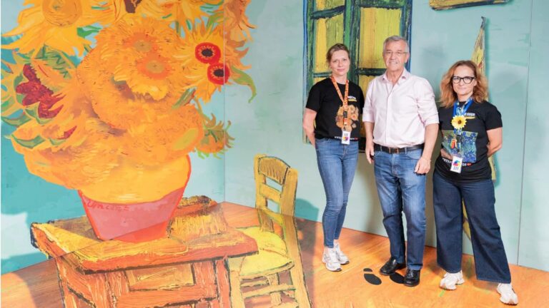 Estepona’s Mayor Explores the Van Gogh ‘Greatest Hits’ Immersive Exhibition